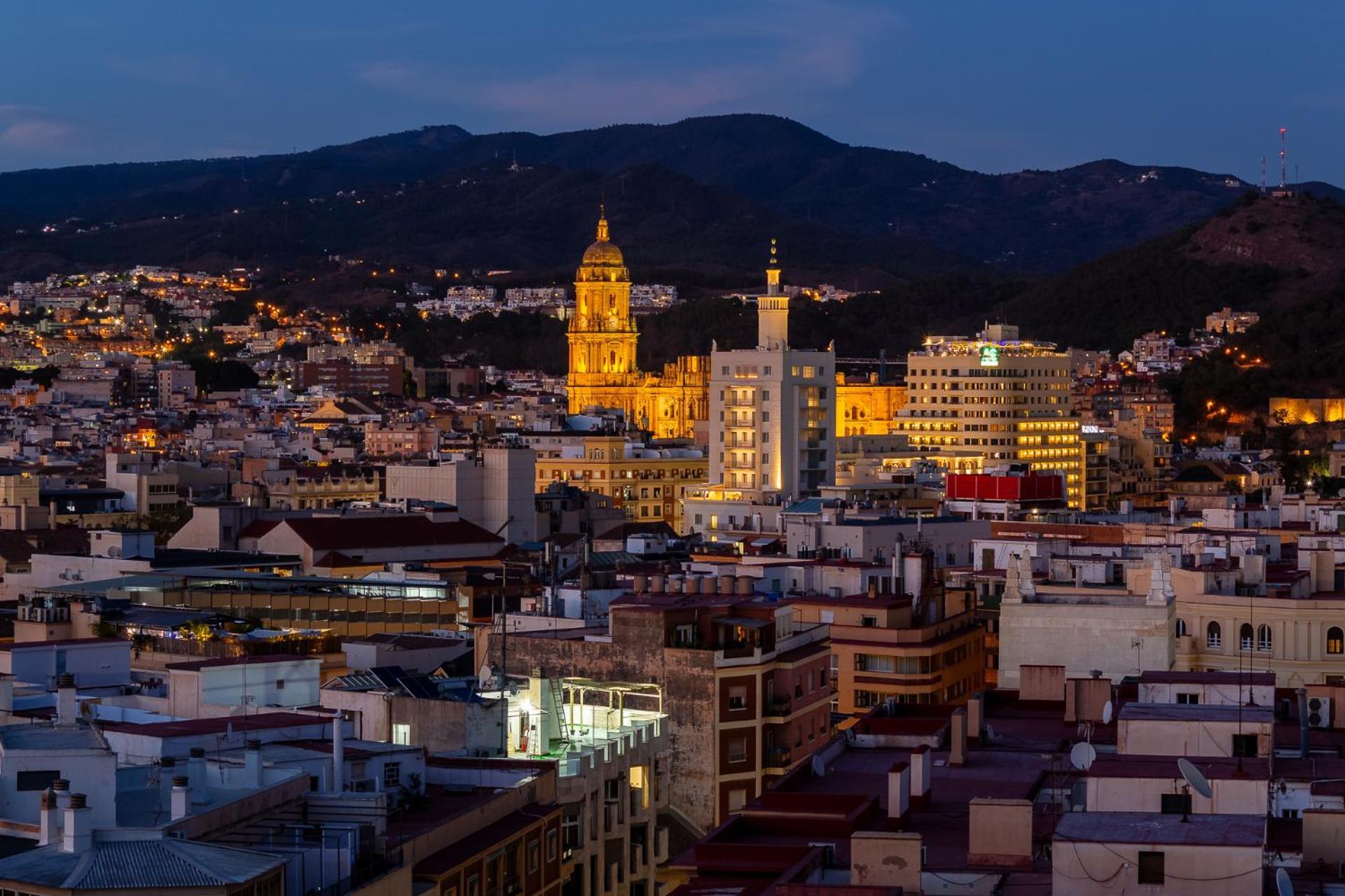 Apt Alameda De Colon Solo Familias Malaga Bagian luar foto