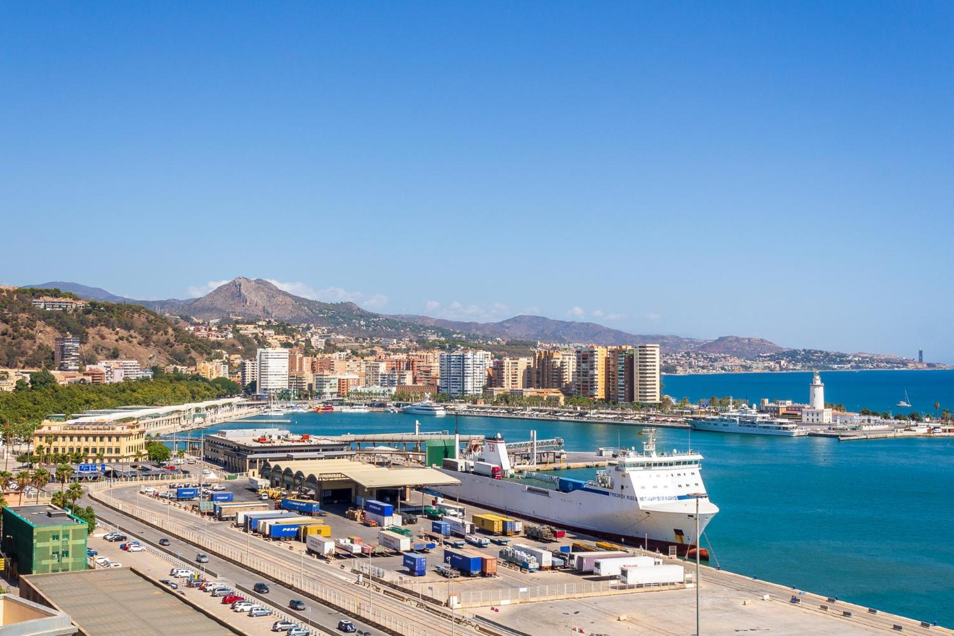 Apt Alameda De Colon Solo Familias Malaga Bagian luar foto