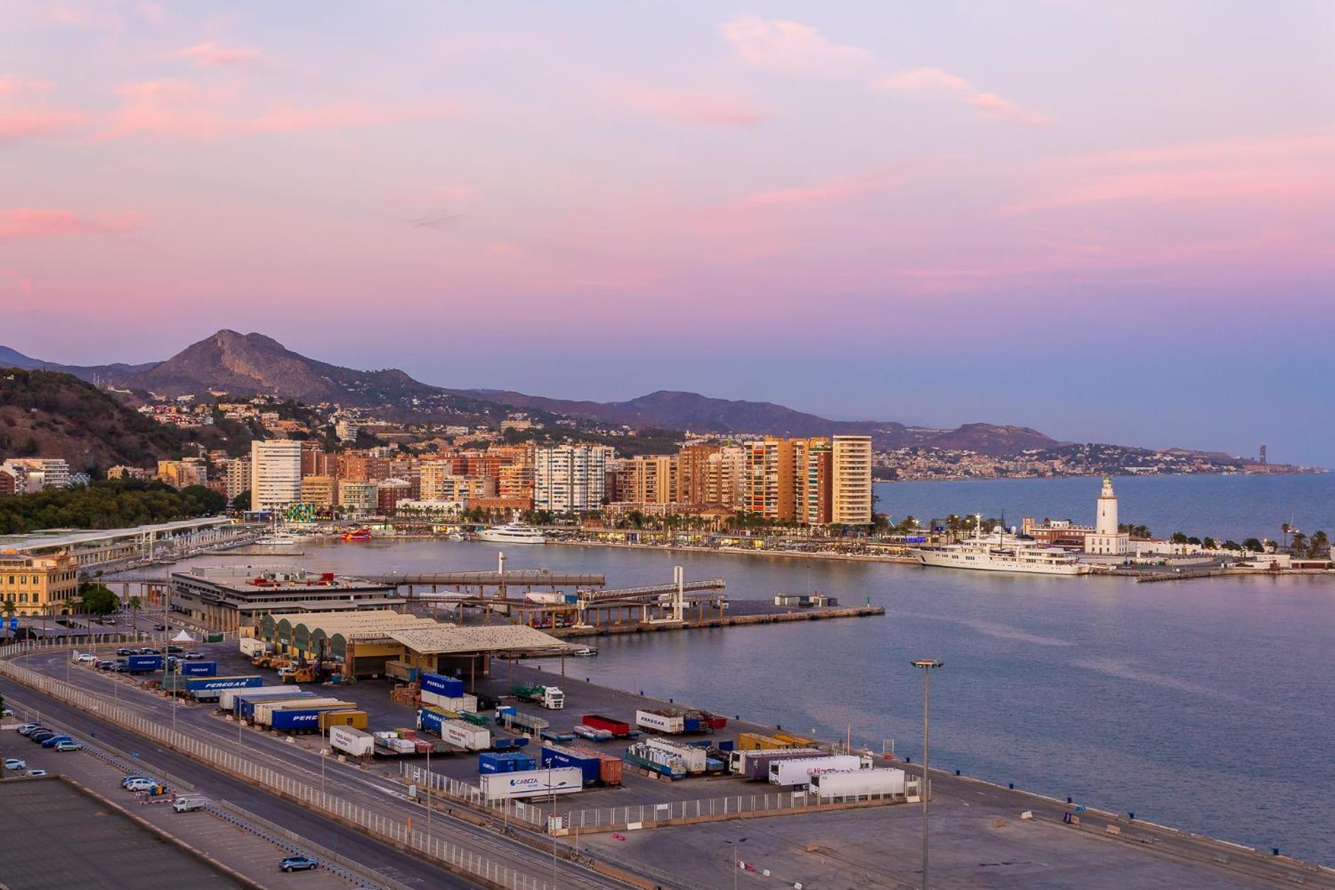 Apt Alameda De Colon Solo Familias Malaga Bagian luar foto